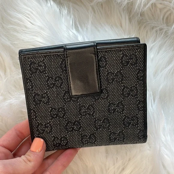 Sold * Gucci women’s wallet - Picture 2 of 8